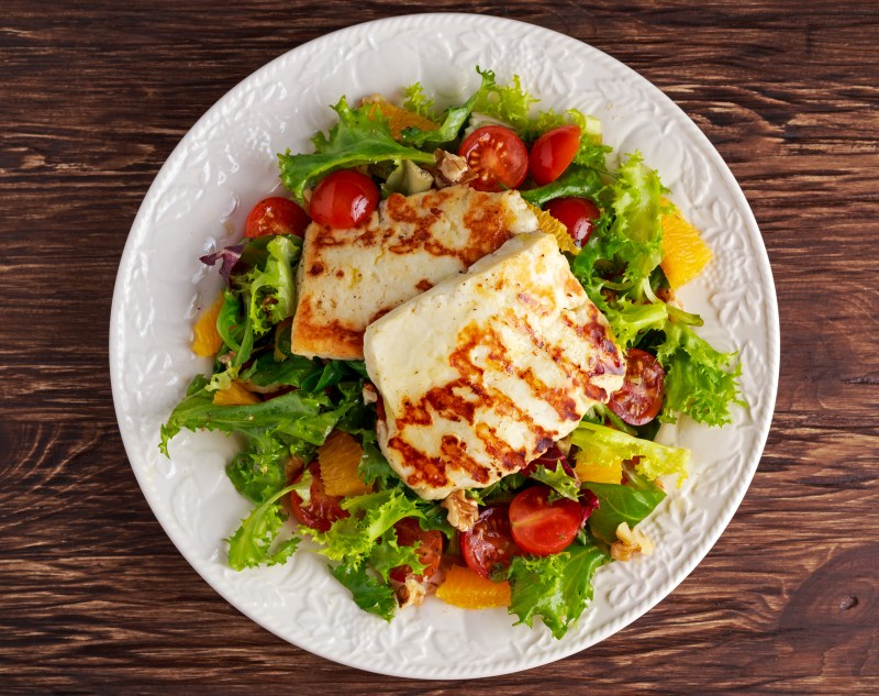 Halloumi salad