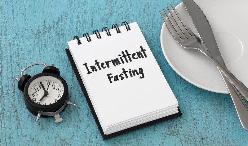 Intermittent fasting on a notepad